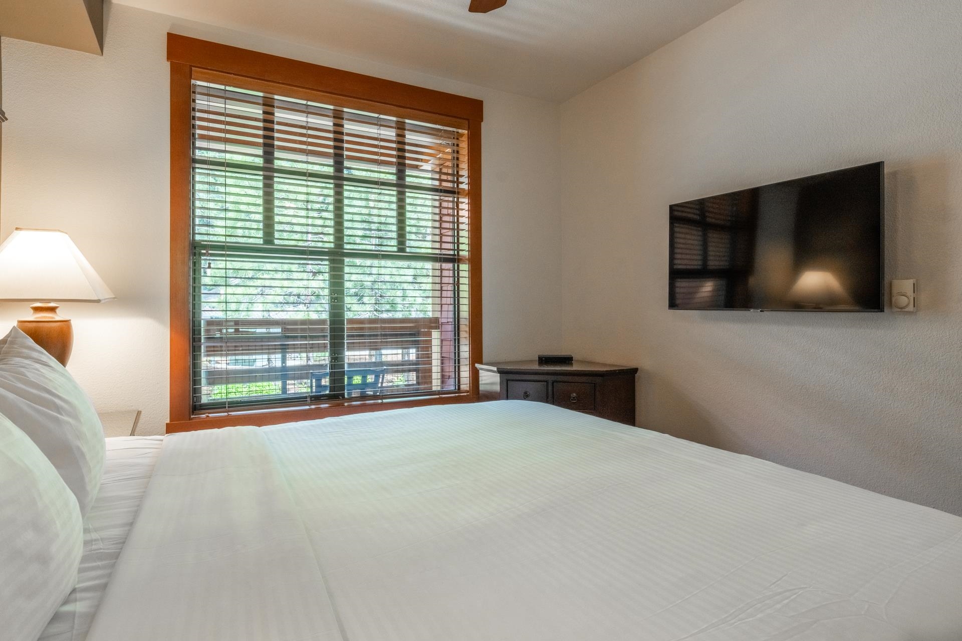 1111 Forest Trail, Unit 1316 Mammoth Lakes, CA 93546 - Photo 18 of 33