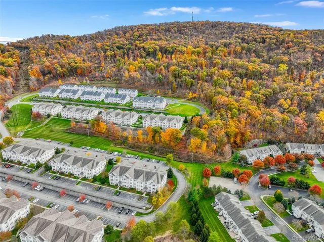 $425,000 | 919 Saratoga Lane, Fishkill, NY 12524