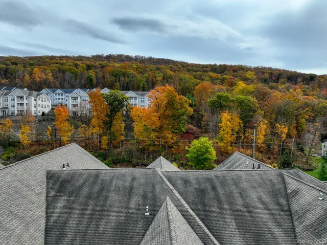 $425,000 | 919 Saratoga Lane, Fishkill, NY 12524