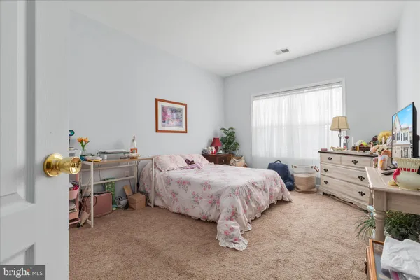 $359,900 | 207 Kintyre Lane, Stephens City, VA 22655