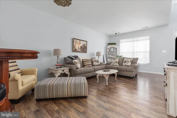 $359,900 | 207 Kintyre Lane, Stephens City, VA 22655