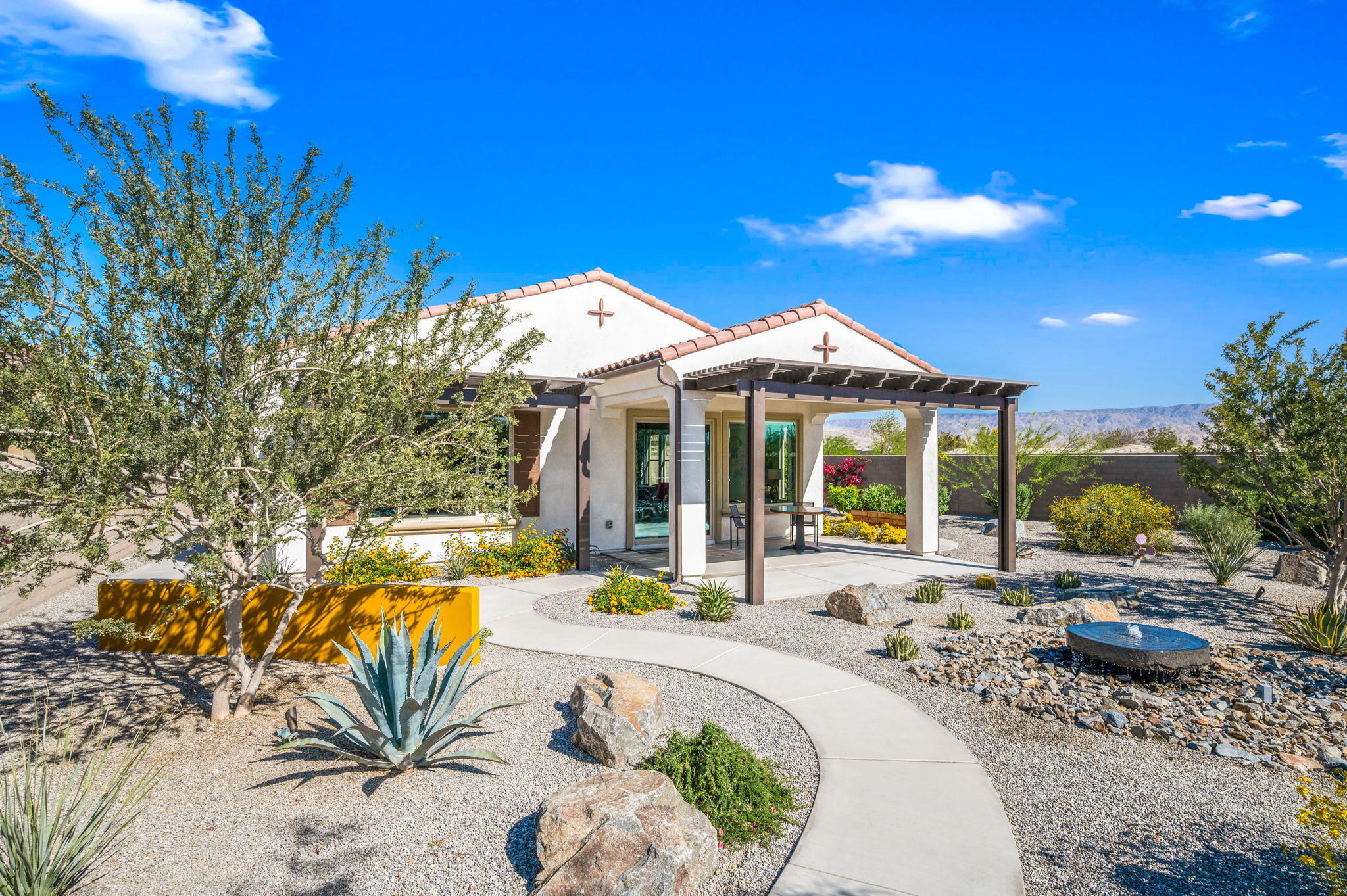 83 Cabernet Rancho Mirage, CA 92270 - Photo 2 of 22 3a