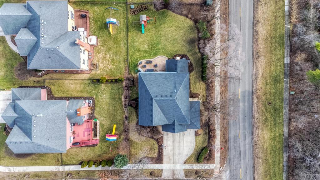 1061 Sean Circle Darien, IL 60561 - Photo 43 of 50 an aerial view of houses with outdoor space