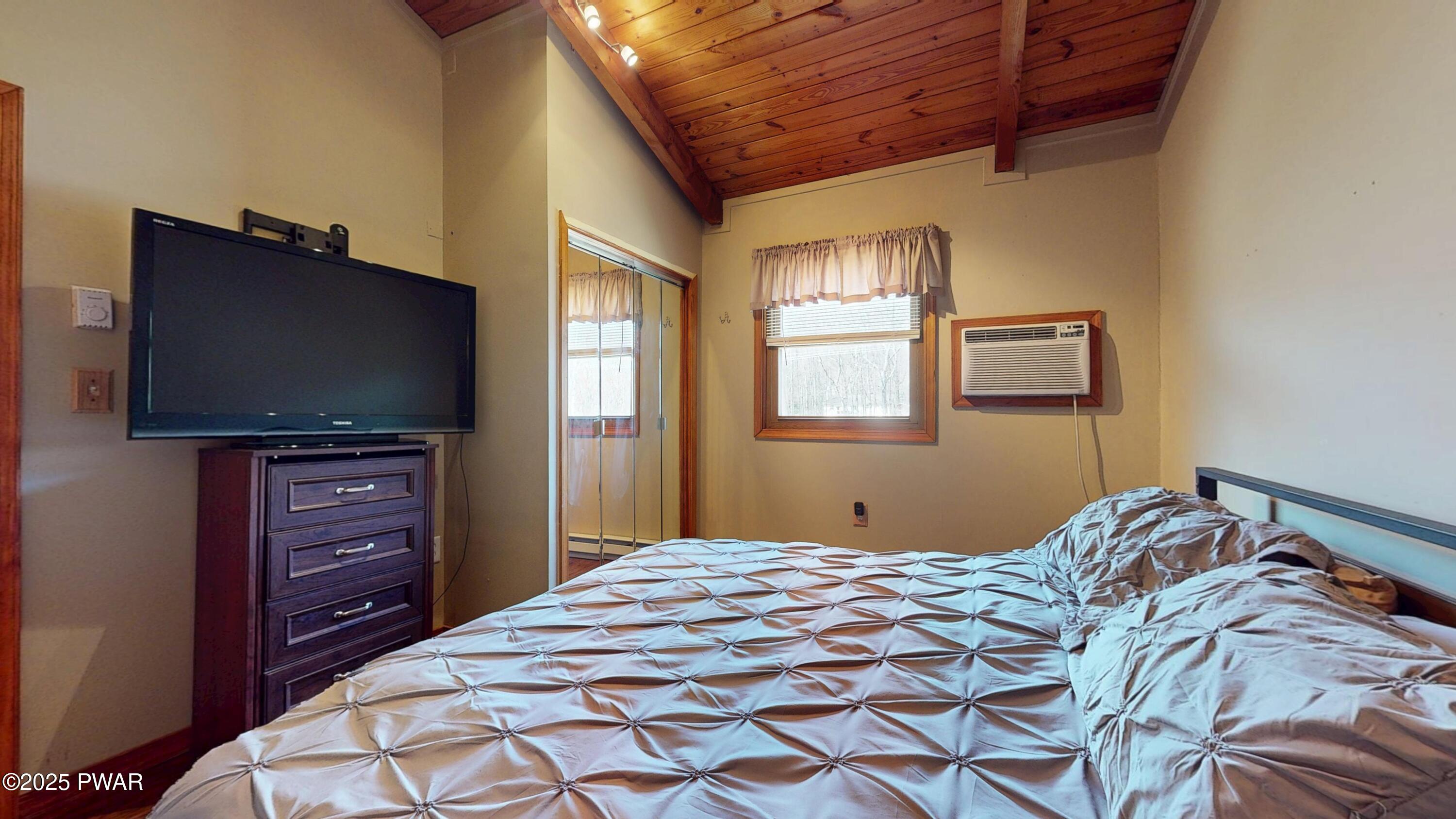 677 West Chipmunk Road Bushkill, PA 18324 - Photo 38 of 53