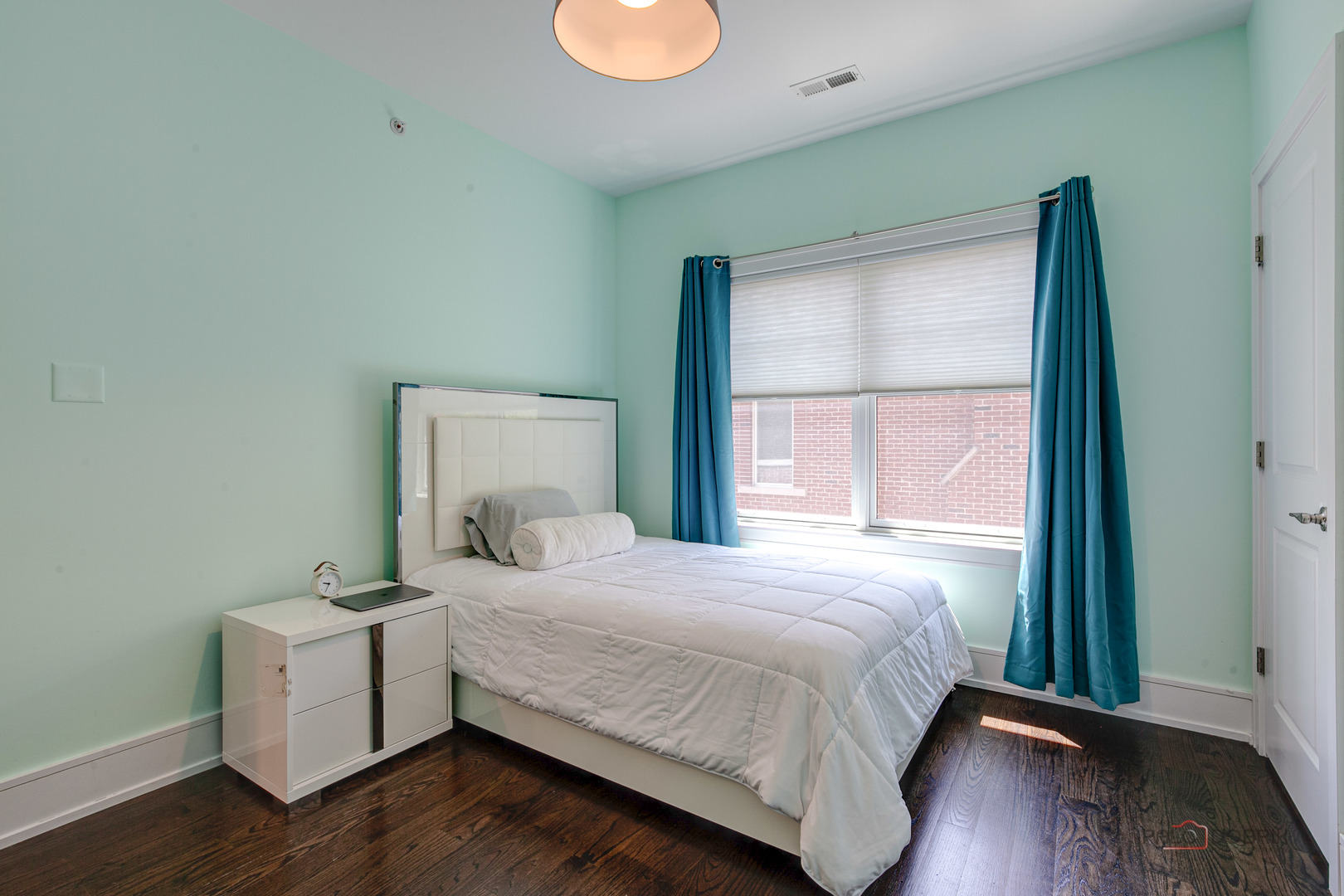 2406 Illinois Road Northbrook, IL 60062 - Photo 21 of 34 Gallery Image 21