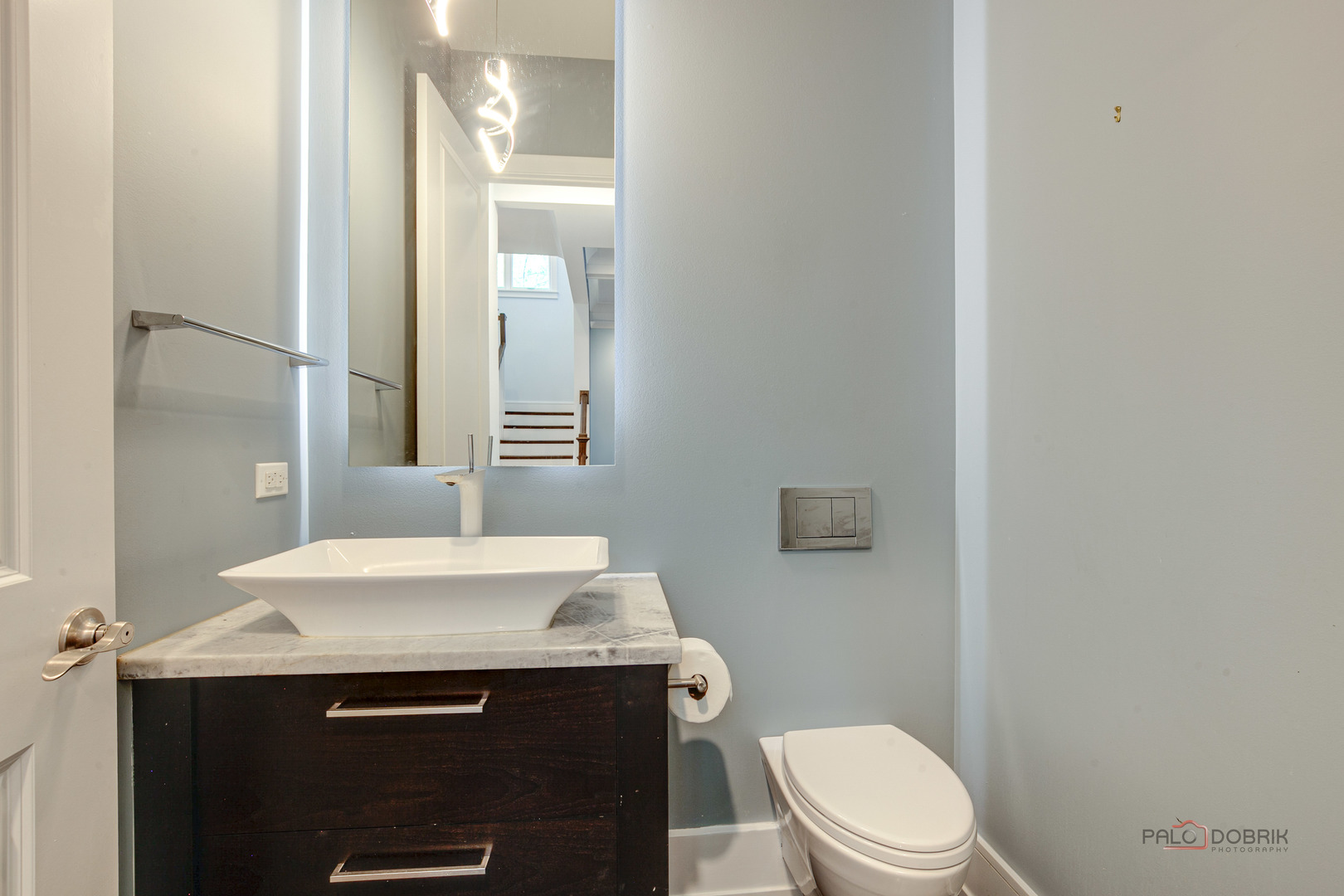 2406 Illinois Road Northbrook, IL 60062 - Photo 8 of 34 Gallery Image 8