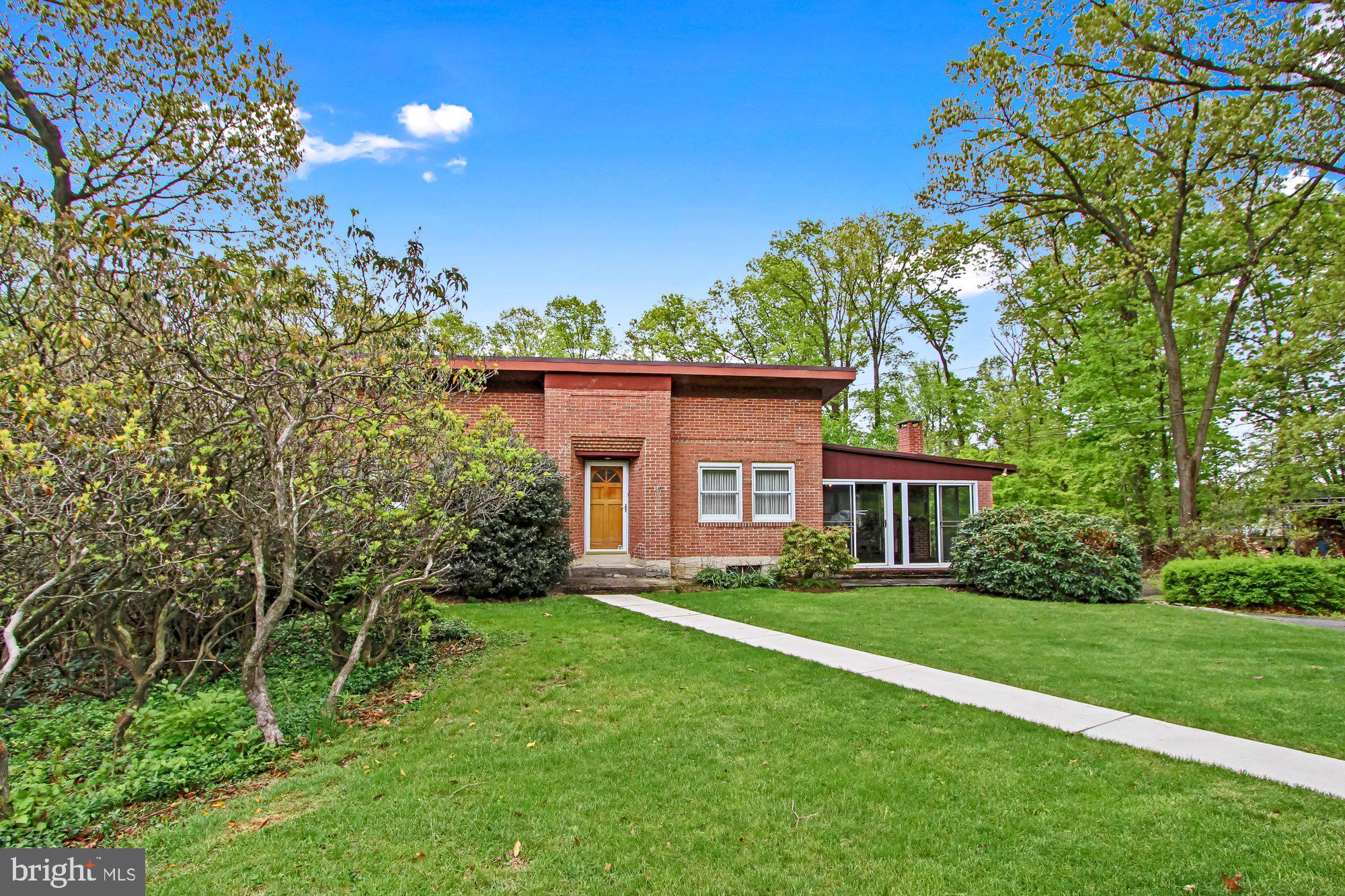 185 Skyline Drive Reading, PA 19606 - Photo 3 of 29