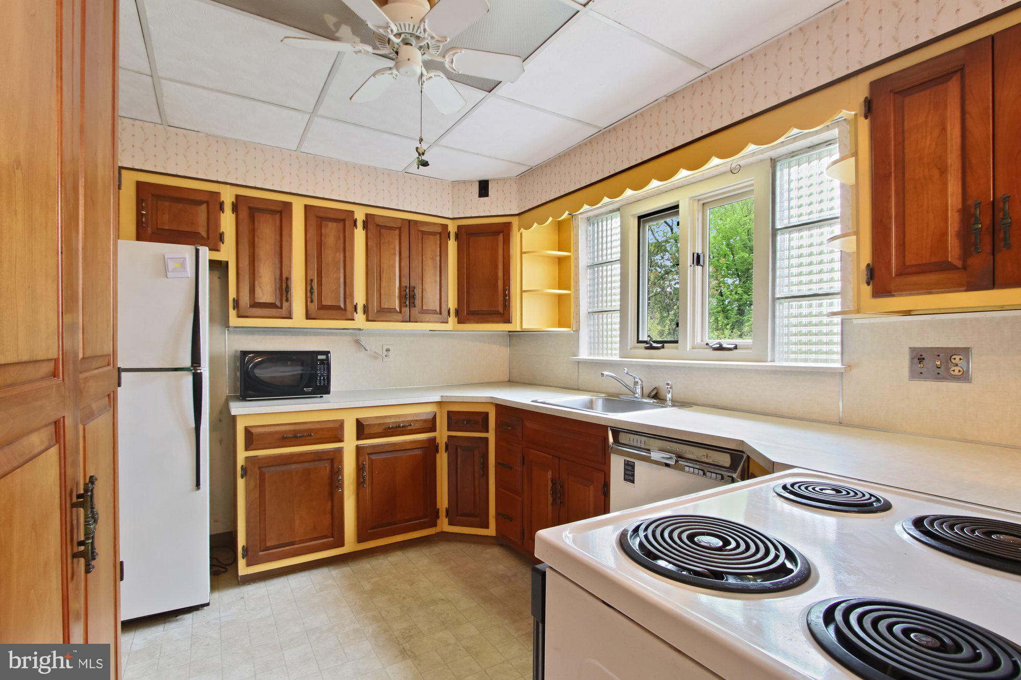 185 Skyline Drive Reading, PA 19606 - Photo 9 of 29