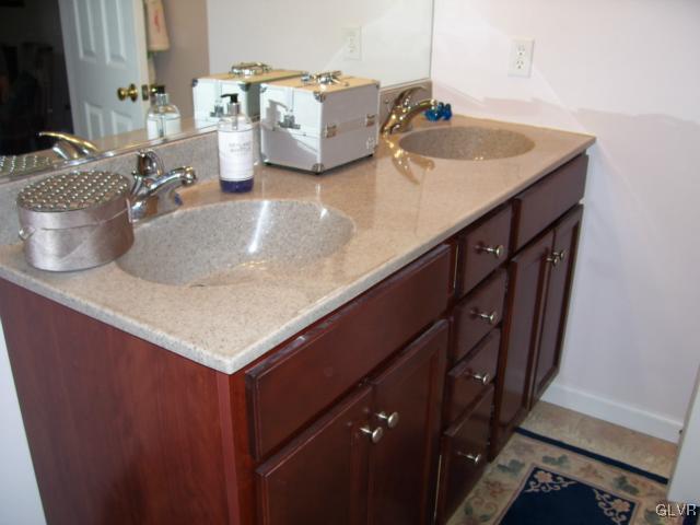 4133 Ross Road Bethlehem, PA 18020 - Photo 29 of 46 Gallery Image 29