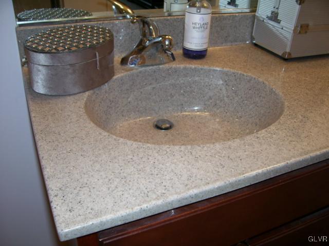 4133 Ross Road Bethlehem, PA 18020 - Photo 30 of 46 Gallery Image 30