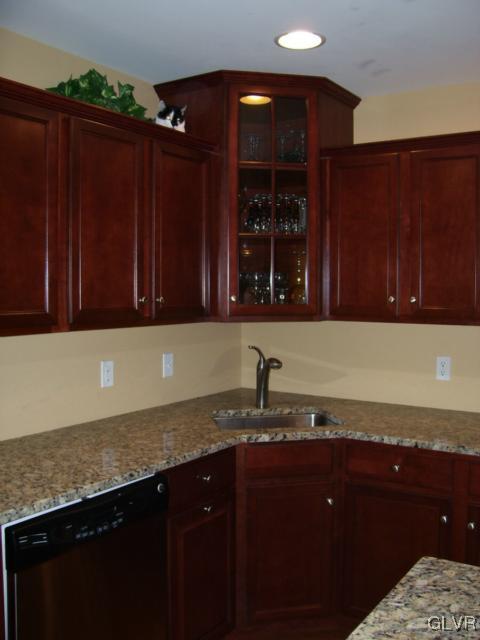 4133 Ross Road Bethlehem, PA 18020 - Photo 8 of 46 Gallery Image 8