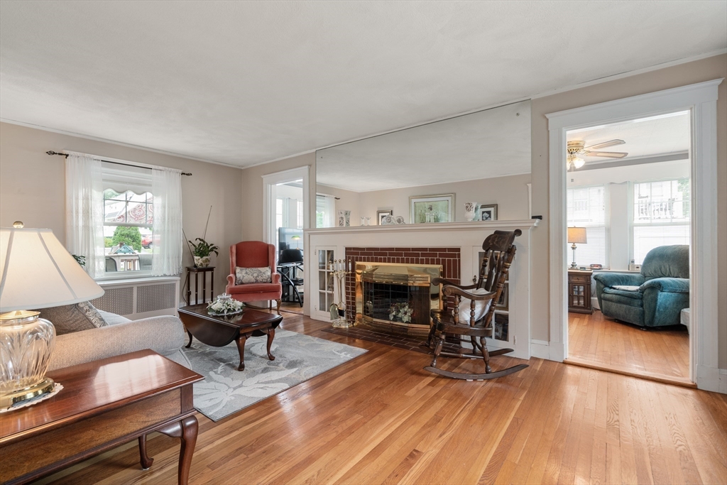 20 Rowe Street Milton, MA 02186 - Photo 4 of 25