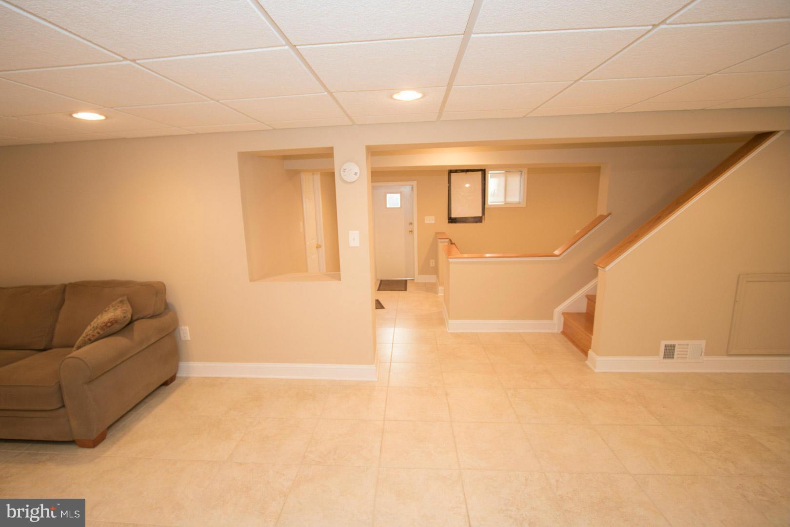 6303 Banbury Road Baltimore, MD 21239 - Photo 15 of 22 Family Room