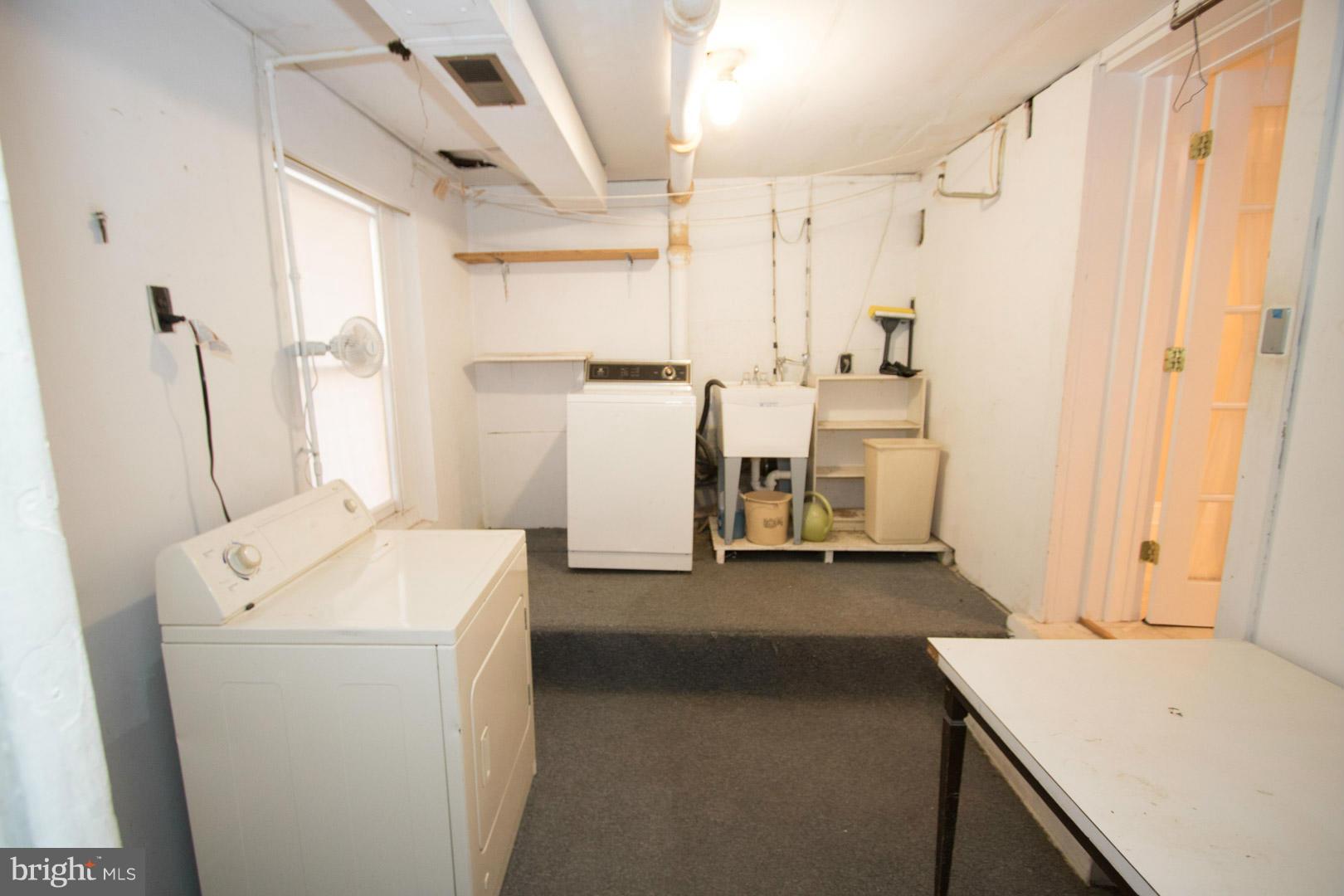 6303 Banbury Road Baltimore, MD 21239 - Photo 17 of 22 Laundry room
