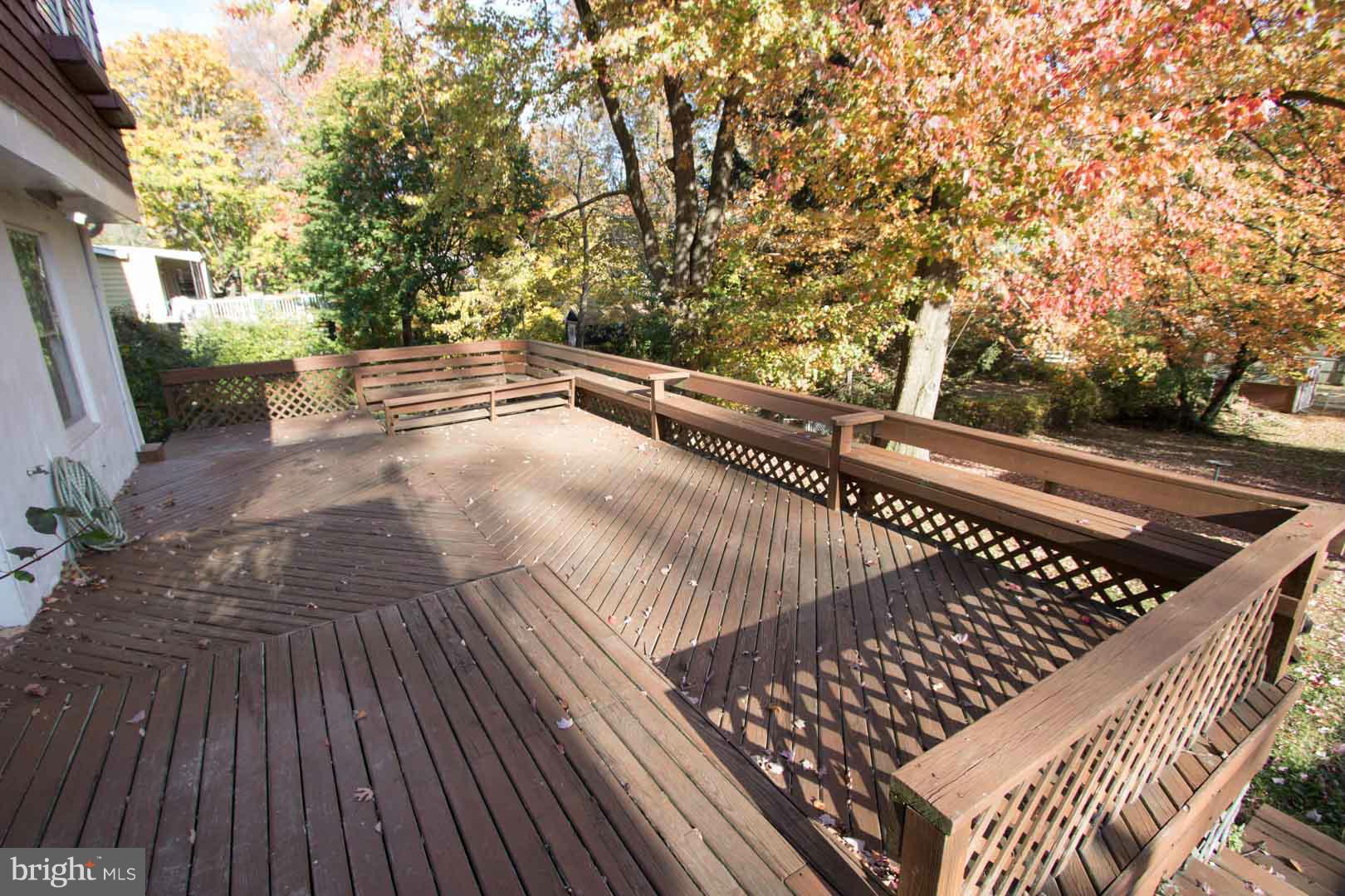 6303 Banbury Road Baltimore, MD 21239 - Photo 18 of 22 Deck