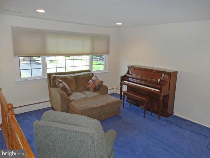 231 Stanwood Road Fairless Hills, PA 19030 - Photo 4 of 22 Living Room