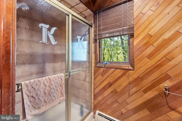 a view of a livingroom with furniture