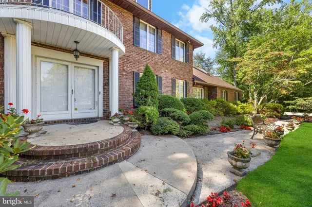 $1,099,000 | 7 Hidden Springs Lane, East Windsor, NJ 08520