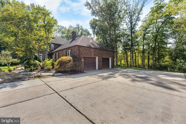 $1,099,000 | 7 Hidden Springs Lane, East Windsor, NJ 08520
