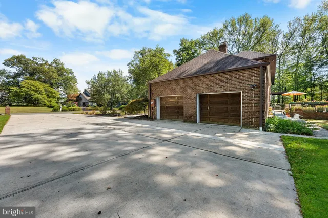 $1,099,000 | 7 Hidden Springs Lane, East Windsor, NJ 08520