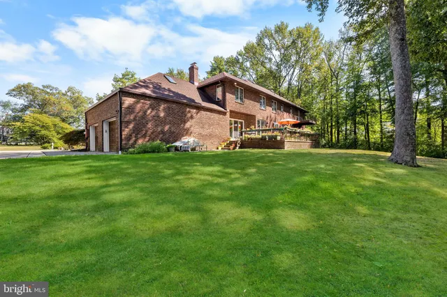 $1,099,000 | 7 Hidden Springs Lane, East Windsor, NJ 08520