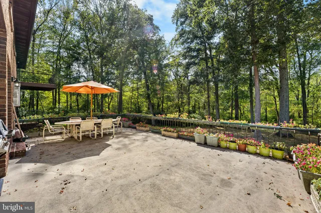 $1,099,000 | 7 Hidden Springs Lane, East Windsor, NJ 08520
