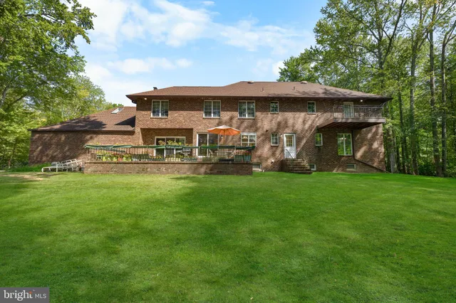 $1,099,000 | 7 Hidden Springs Lane, East Windsor, NJ 08520