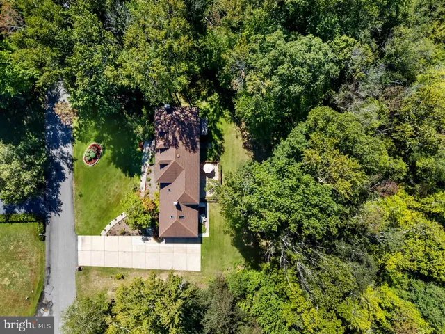 $1,099,000 | 7 Hidden Springs Lane, East Windsor, NJ 08520