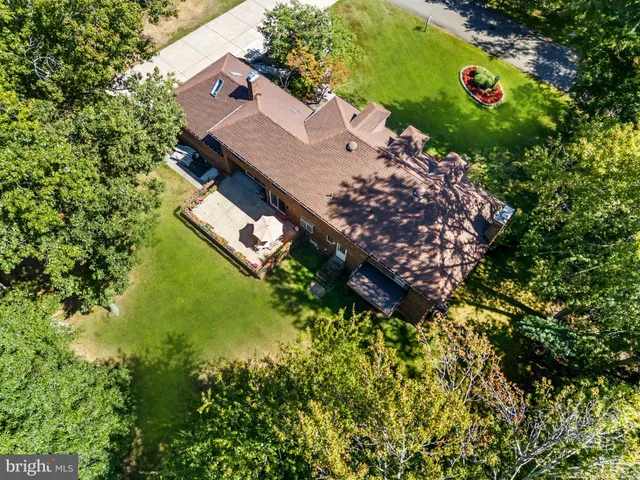 $1,099,000 | 7 Hidden Springs Lane, East Windsor, NJ 08520