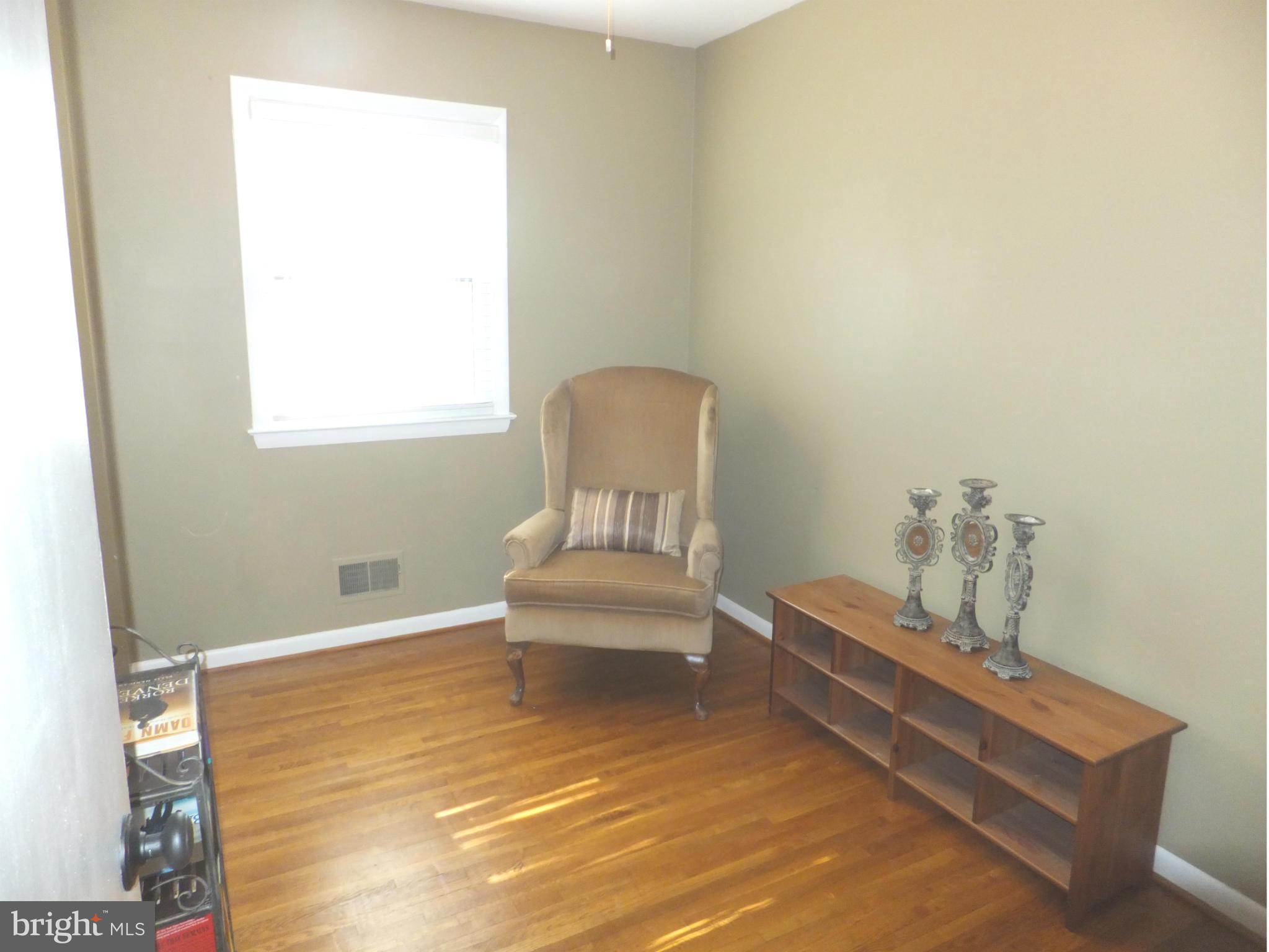 7123 Dryburgh Court Springfield, VA 22152 - Photo 18 of 30 Bedroom