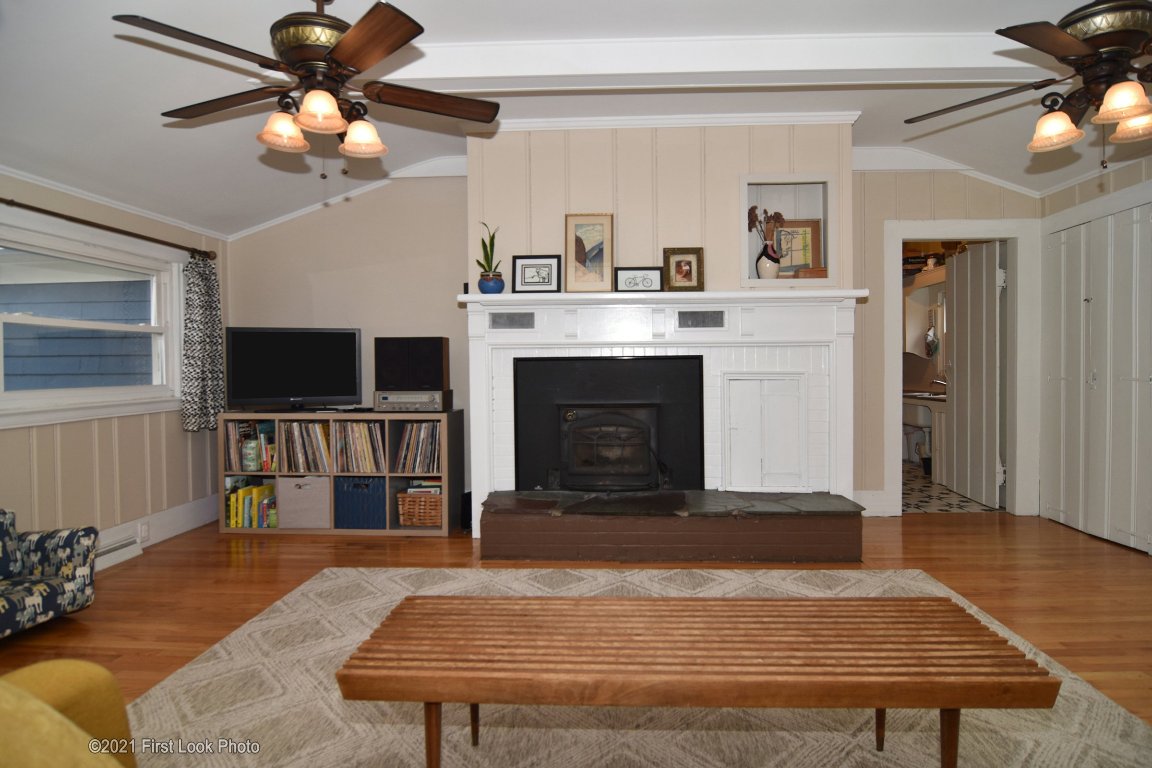 38 Milton Road Warwick, RI 02888 - Photo 3 of 28 Gallery Image 3