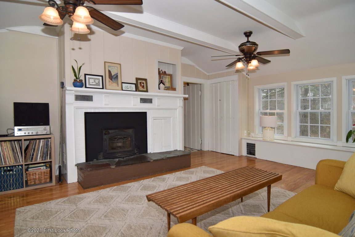 38 Milton Road Warwick, RI 02888 - Photo 4 of 28 Gallery Image 4
