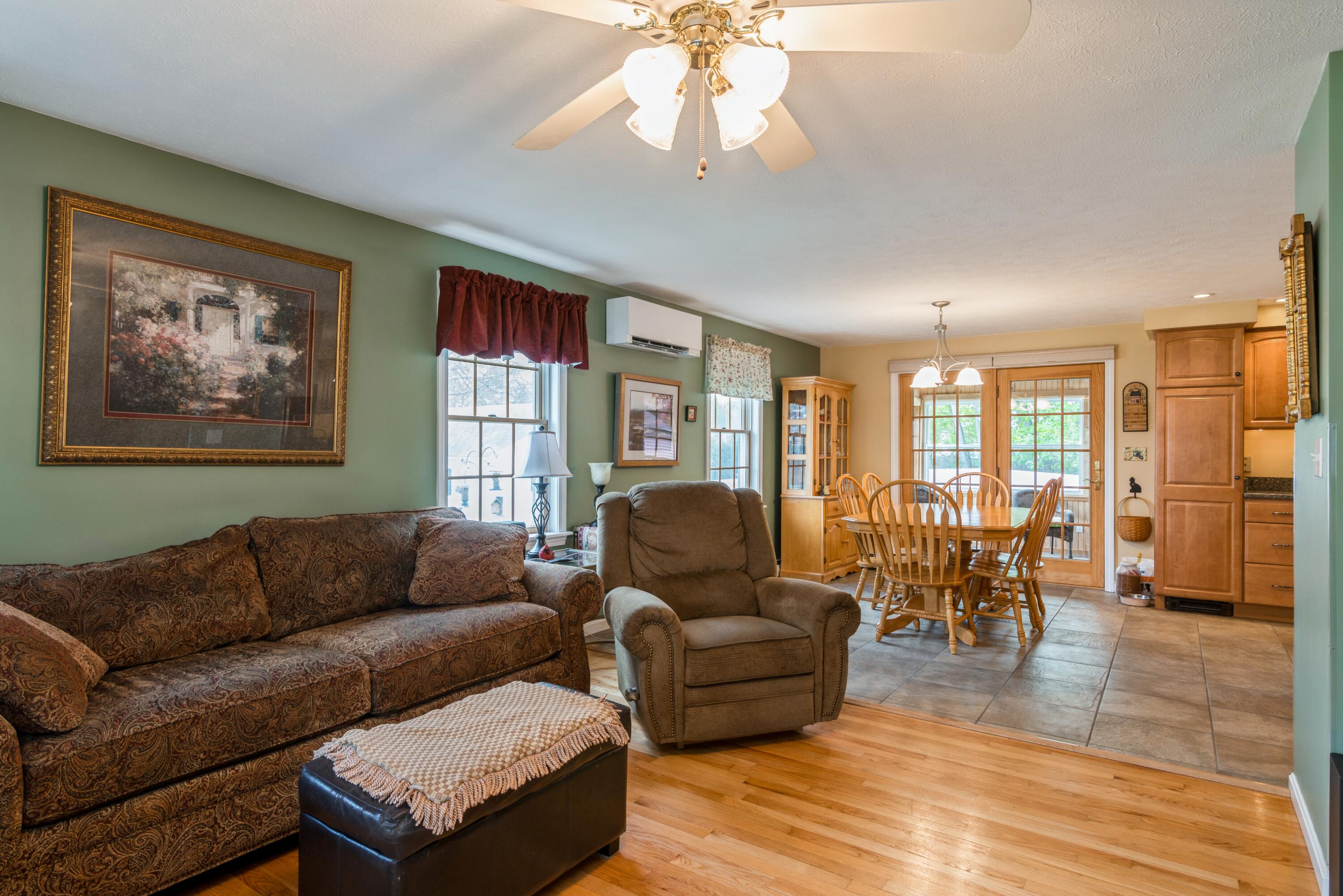 21 Fairfield Road Scarborough, ME 04074 - Photo 6 of 43 06_21FairfieldRd_2006_HiRes