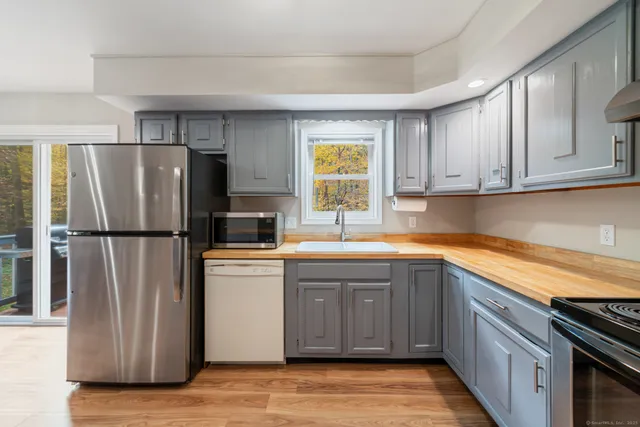 $599,999 | 541 Judd Road, Southbury, CT 06488