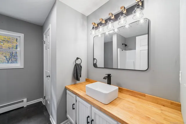 $599,999 | 541 Judd Road, Southbury, CT 06488