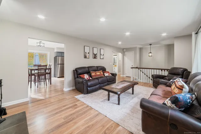 $599,999 | 541 Judd Road, Southbury, CT 06488