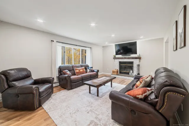 $599,999 | 541 Judd Road, Southbury, CT 06488