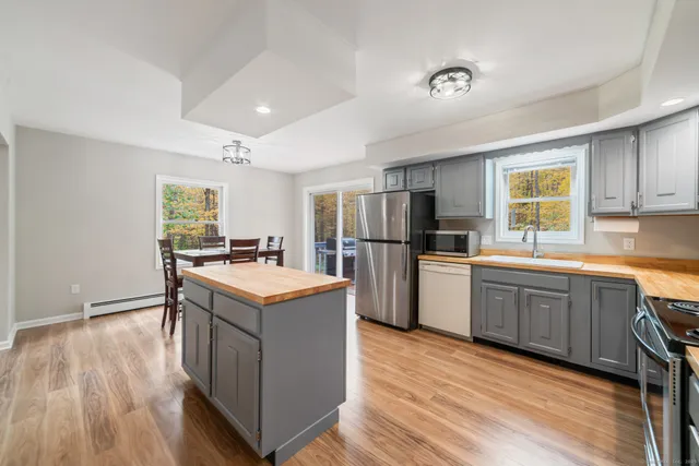 $599,999 | 541 Judd Road, Southbury, CT 06488