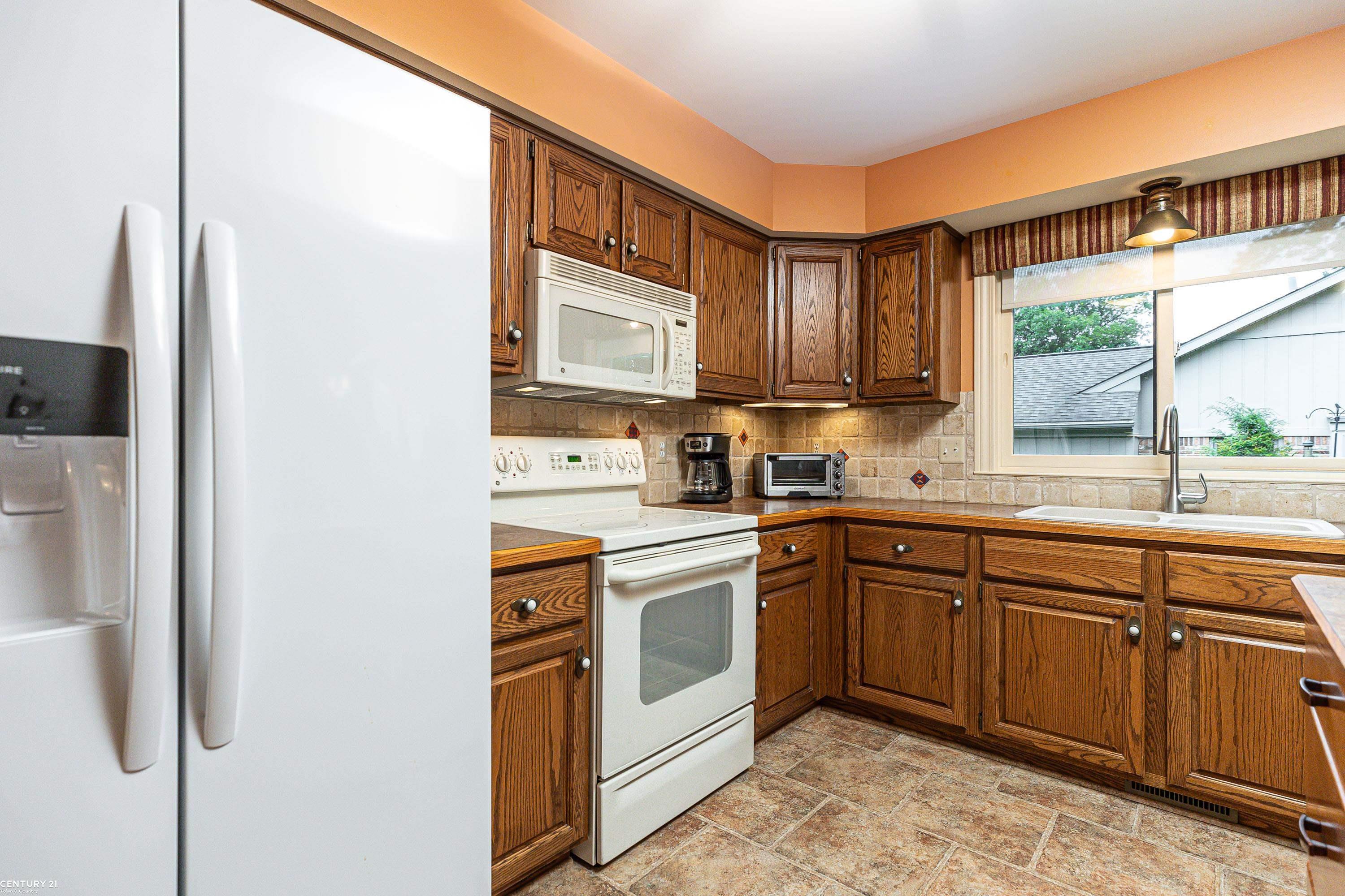 1275 Greenleaf Drive Rochester Hills, MI 48309 - Photo 30 of 36