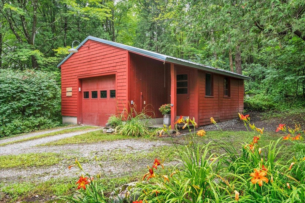 221 Red Pine Road Hinesburg, VT 05461 - Photo 5 of 59 Gallery Image 5