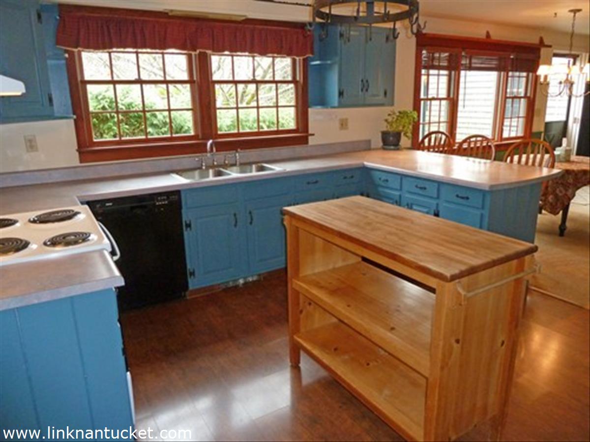 8 Pine Tree Road Nantucket, MA 02554 - Photo 6 of 21 Gallery Image 6