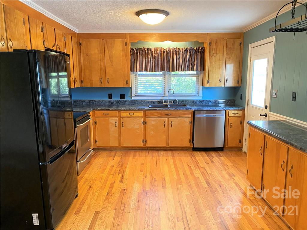 368 Center Street Chester, SC 29706 - Photo 5 of 35 Gallery Image 5