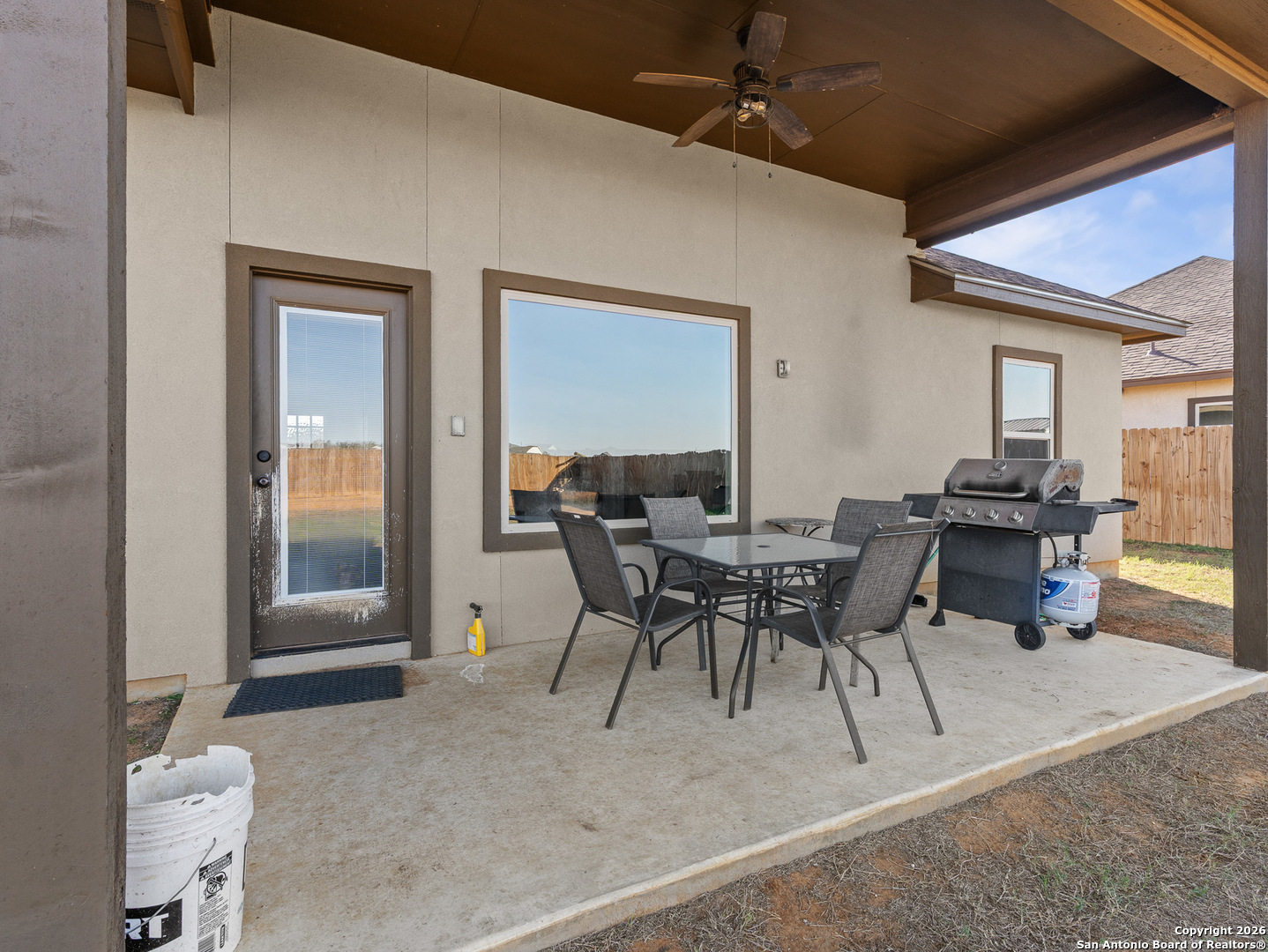1712 Vista View Drive Pleasanton, TX 78064 - Photo 27 of 37 a view of a dining room with furniture