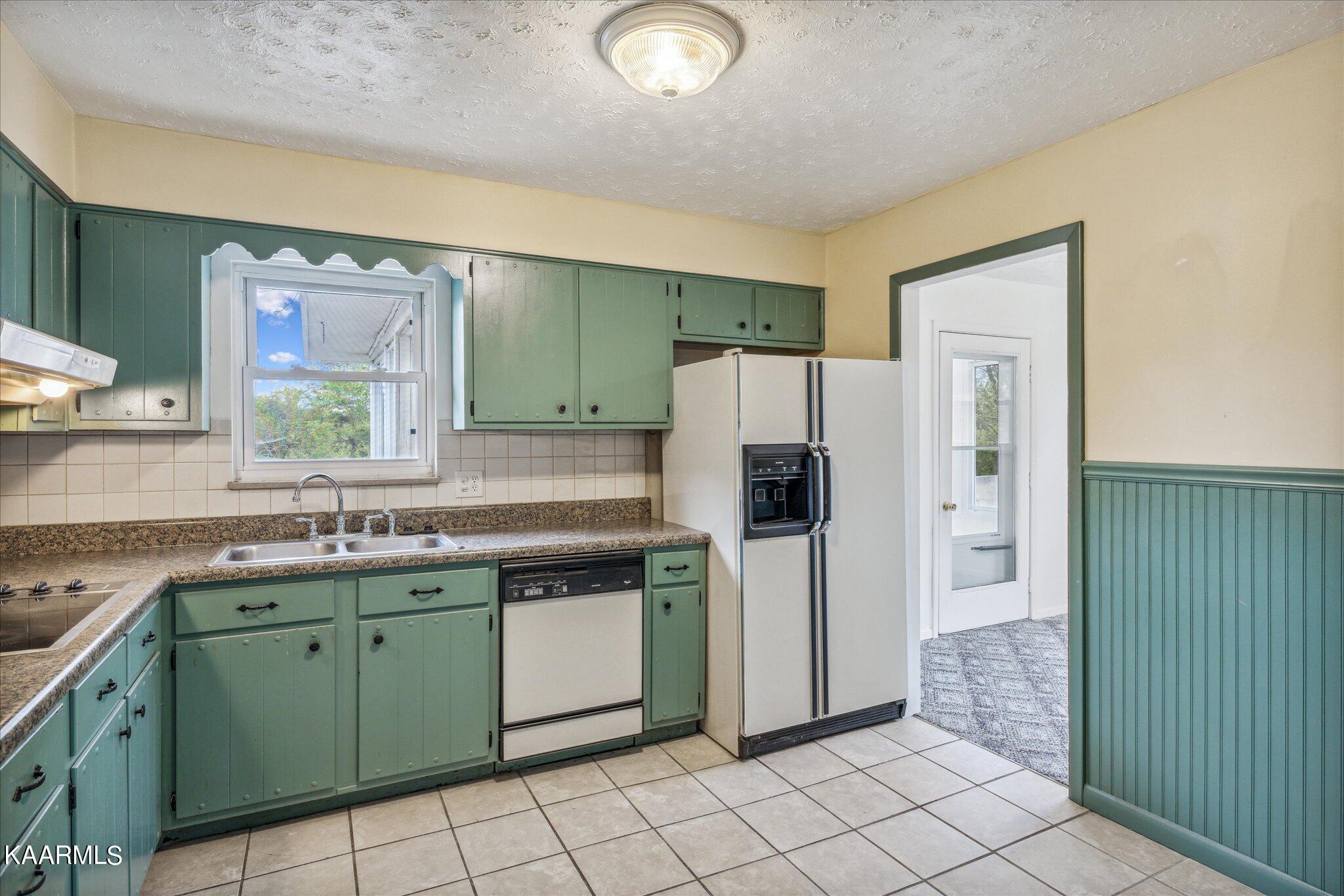 7001 Washington Pike Corryton, TN 37721 - Photo 16 of 33 16. Unit two kicthen