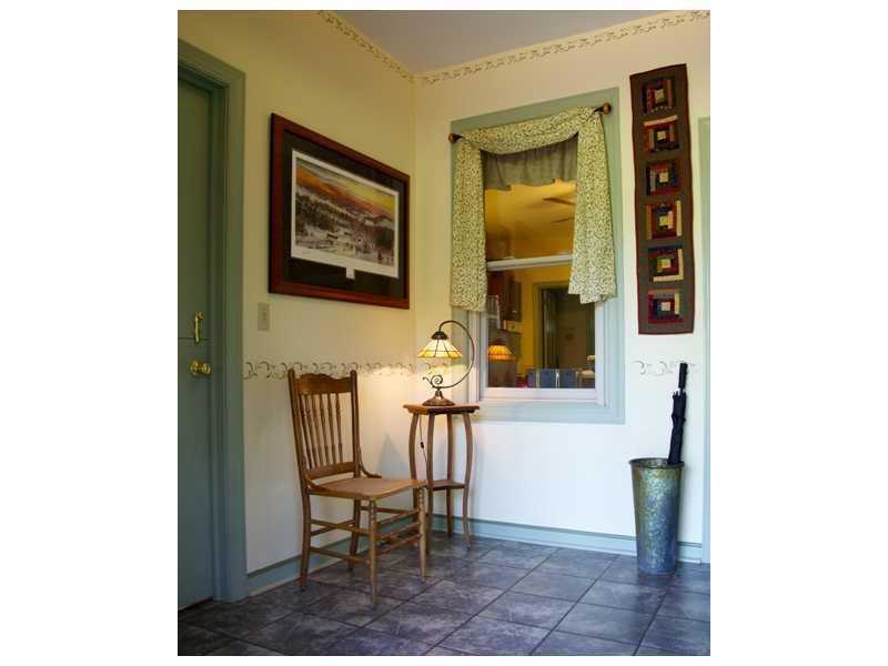 225 Wylie Road Saxonburg, PA 16056 - Photo 12 of 20 Entry/Foyer.