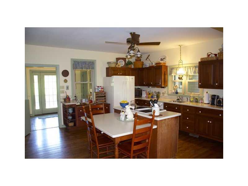225 Wylie Road Saxonburg, PA 16056 - Photo 10 of 20 Kitchen.