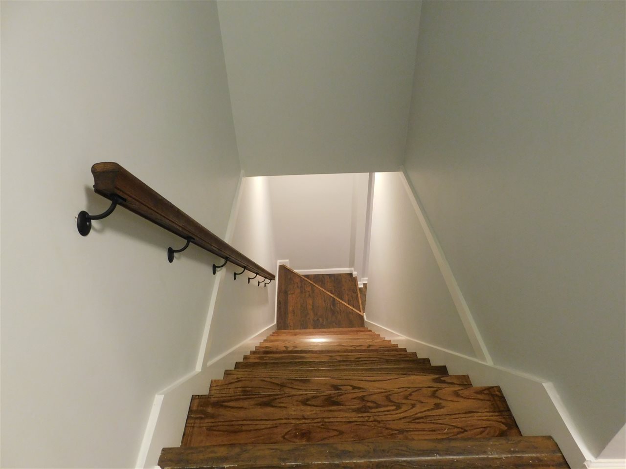 4567 Flamingo Road Memphis, TN 38117 - Photo 17 of 25 Let's see what's up stairs!
