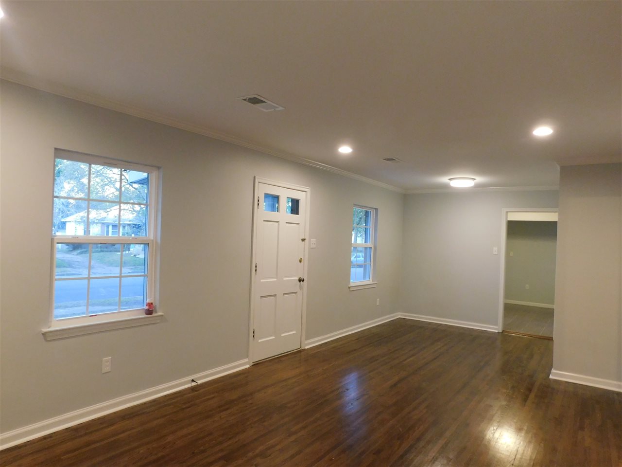4567 Flamingo Road Memphis, TN 38117 - Photo 3 of 25 Can be used as Living Room Dining Room Combo.