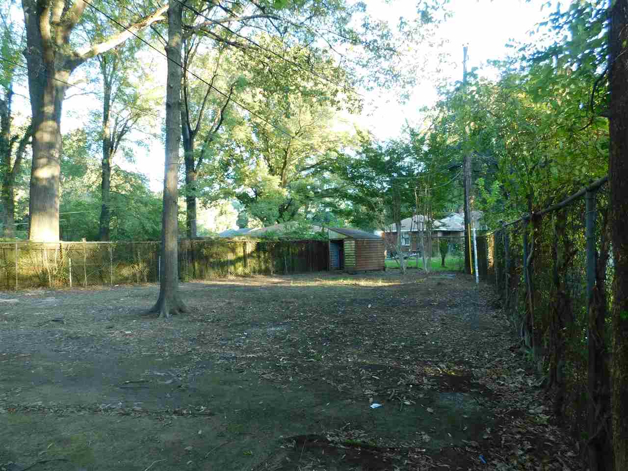 4567 Flamingo Road Memphis, TN 38117 - Photo 25 of 25 Large backyard waiting for you to add your special touch.