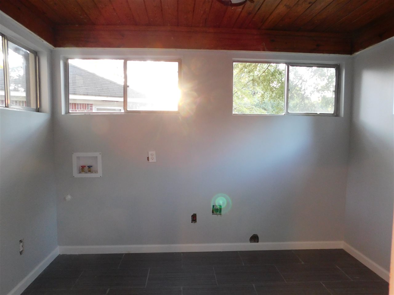 4567 Flamingo Road Memphis, TN 38117 - Photo 5 of 25 Spacious and beautiful wooden ceiling.